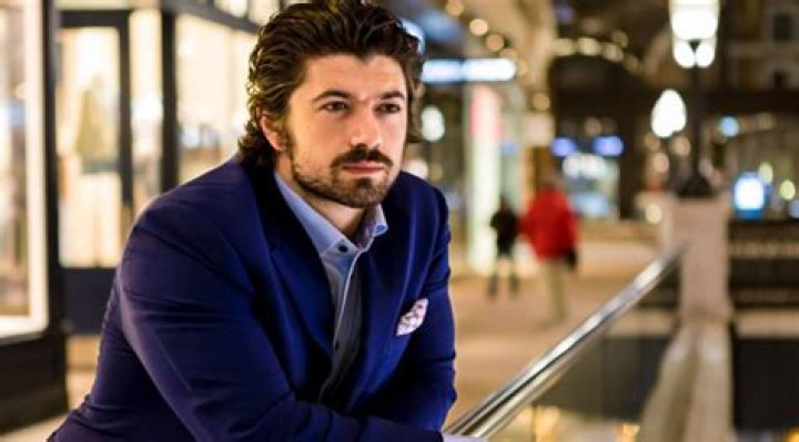 Alex Hormozi – Entrepreneur, Philanthropist, Author, Investor | Wiki, Age, Height, Net Worth, Relationship, Ethnicity, Career