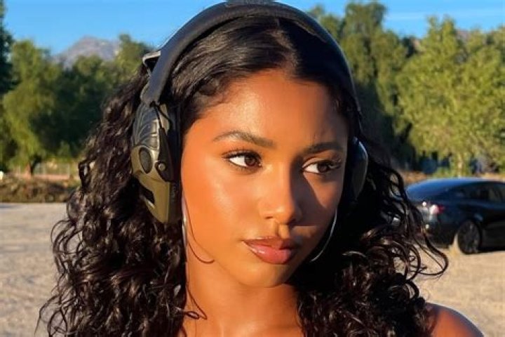 Ally Rossel Height, Weight, Net Worth, Age, Birthday, Wikipedia, Who, Nationality, Biography