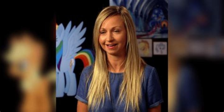 Ashleigh Ball net worth, bio, Early Life, Career, Awards, Relationship Status, Body Measurements, Social Media