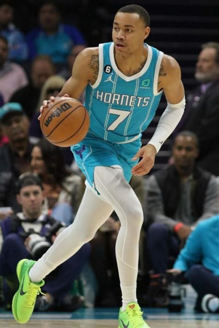 Bryce McGowens – How tall is NBA Player Bryce McGowens? : Age, Bio, Wiki, Career, Net Worth, Contract, Draft, Dating &amp; Facts