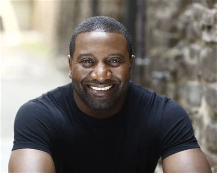 Carlos Pinder Height, Weight, Net Worth, Age, Birthday, Wikipedia, Who, Instagram, Biography