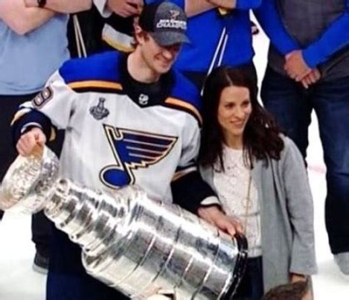 Devon Bouwmeester – Wife of NHL Player Jay Bouwmeester: Age, Bio, Wiki, Career, Net Worth, Kids, Husband, Instagram and Facts