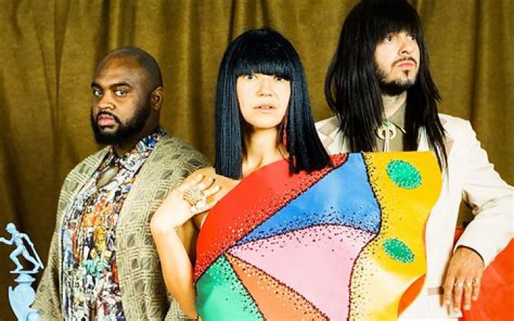 Does Laura Lee Khruangbin Wear A Wig? Here’s What We Know About The Musician