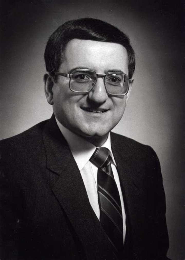 Dr. Mitchell Levine Height, Weight, Net Worth, Age, Birthday, Wikipedia, Who, Instagram, Biography