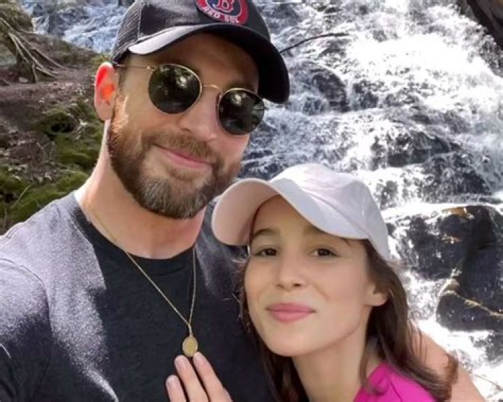 Flyana Boss – Musical Duo (Singer, Songwriter) | How Did They Meet? Wiki, Age, Height, Net Worth, Relationship, Ethnicity, Career