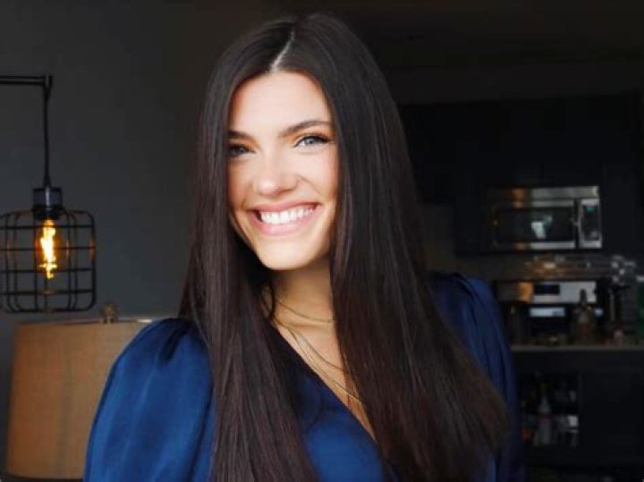 Gabi Elnicki – Is Gabi Elnicki married or not? Age, Bio, Wiki, Career, Net Worth, Dating, Family, Height, Instagram &amp; Facts