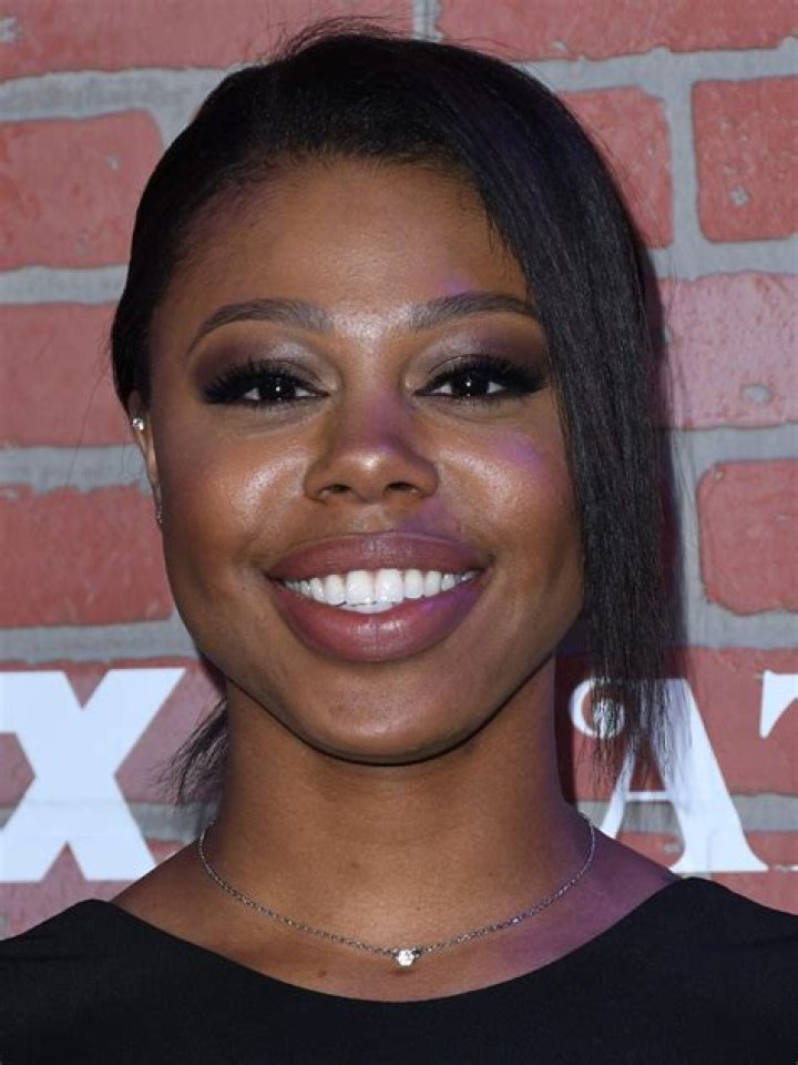 Gail Bean – Actress, Writer | Is She Dating Anyone? Wiki, Age, Height, Net Worth, Relationship, Ethnicity, Career