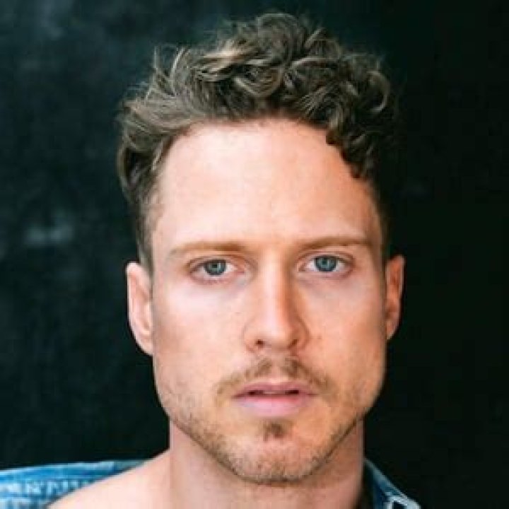 Graham Parkhurst – Singer, TV Actor, Voice actor | Is he gay? Wiki, Age, Height, Net Worth, Relationship, Ethnicity, Career