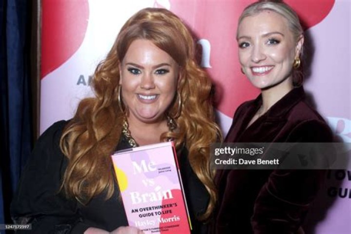 Hayley Morris – TikTok Star, Instagram Content Creator, Author | Wiki, Age, Height, Net Worth, Relationship, Ethnicity, Career
