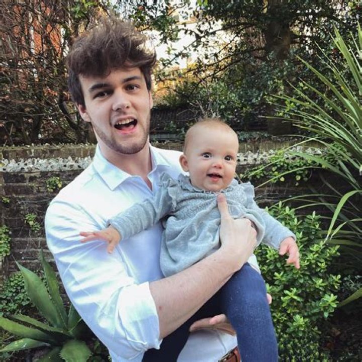 Henwy Net Worth, Wiki, Early Life, Career, Education, Relationship Status, Body Measurements, Social Media