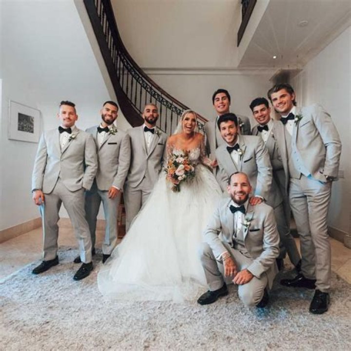How Are Lele Pons And Chayanne Related? Details To Know About Her Family
