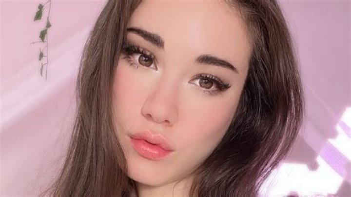 Indiefoxx – Twitch Streamer | What does she do in her stream? Wiki, Age, Height, Net Worth, Relationship, Ethnicity, Career
