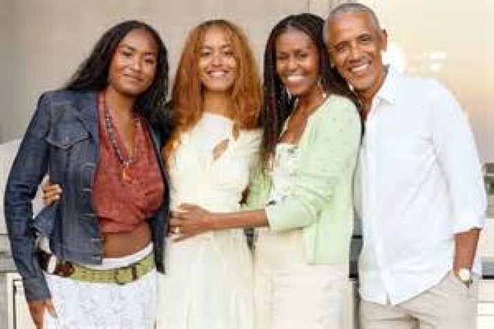 Is Malia Obama Gay/Lesbian? Rumor Or Truth?