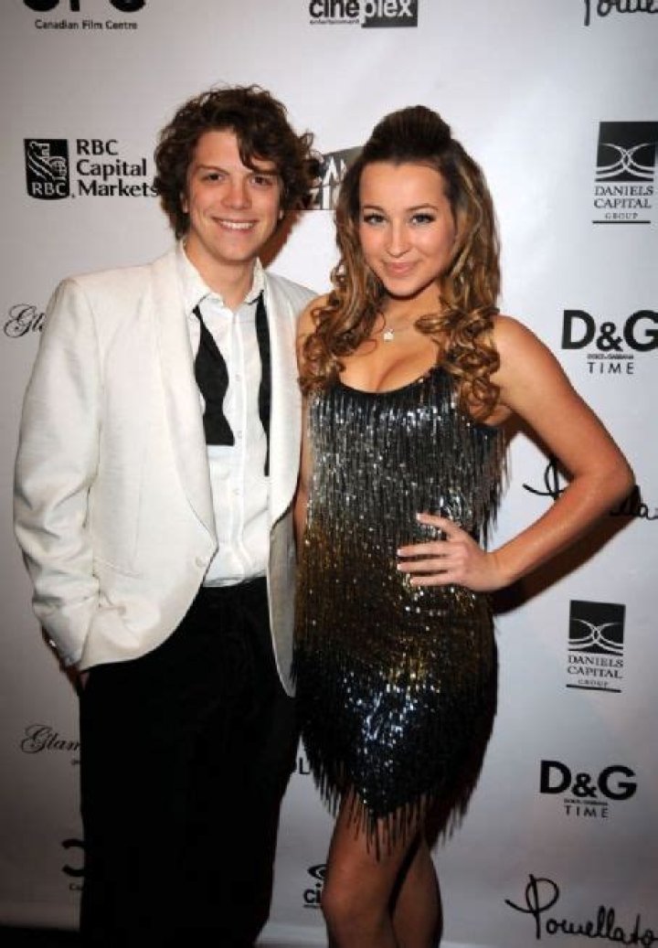 Is Michael Seater Married To Wife Or Gay? Age Wiki – Is He Dating Stacey Farber?