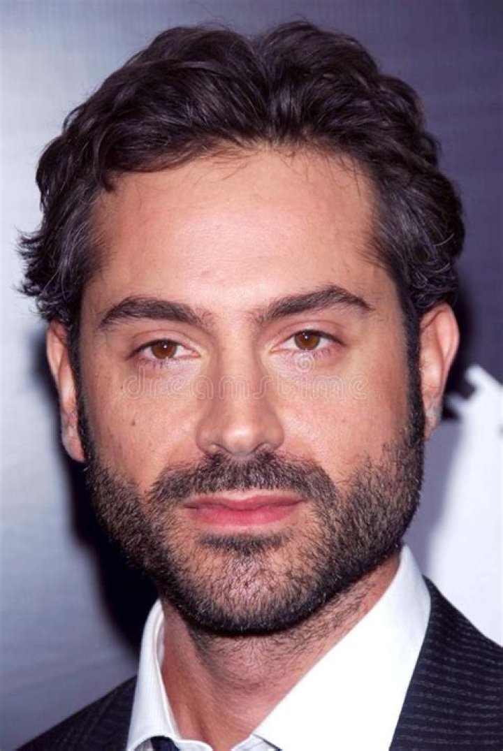 Is Omar Metwally Wedded? Or Dating a Girlfriend?
