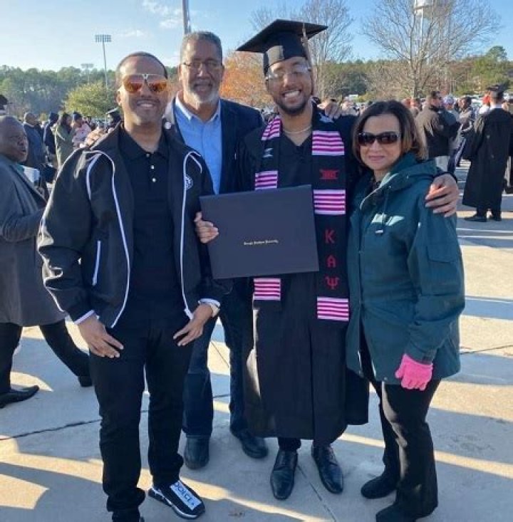 Jason Lary- Wiki, Wife, Net Worth, Height