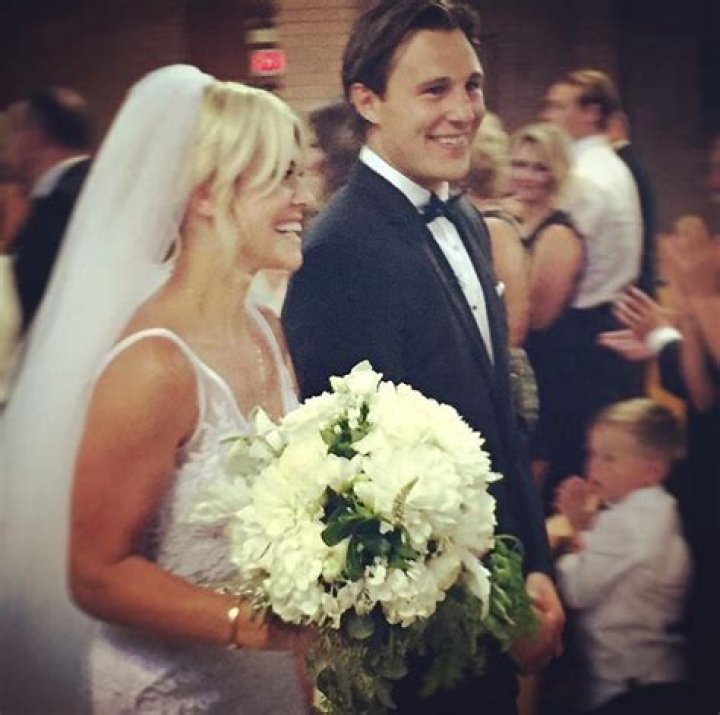 Jeska Peczek: 10 Facts On Luke Schenn Wife and Girlfriend