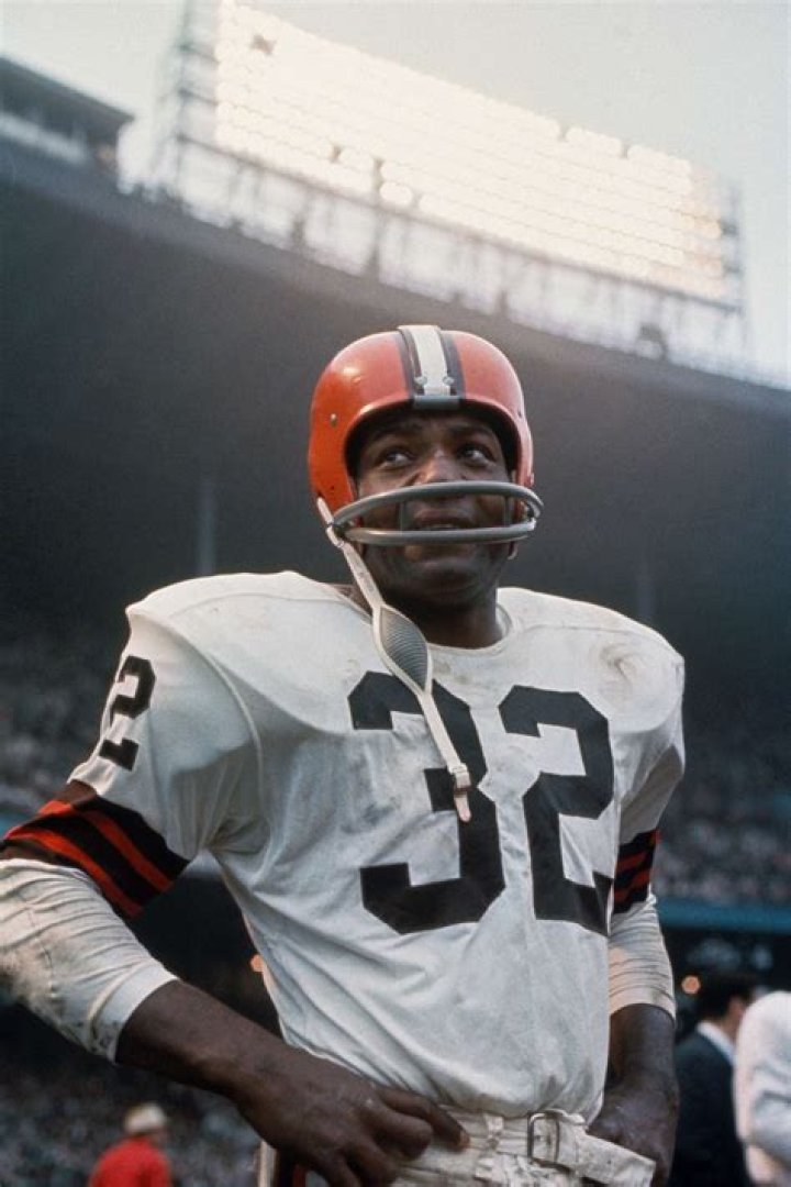 Jim Brown – Former NFL Player, Actor, Activist Dies at 87. | Age, Biography, Wiki, Career, Net Worth, Family, Stats Death Cause, Date &amp; Facts