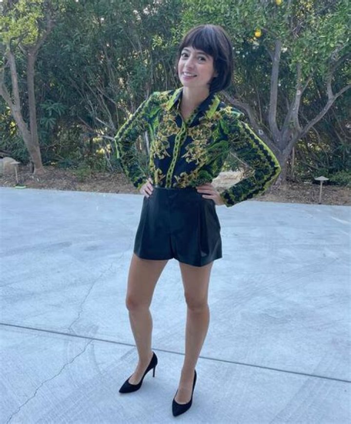 Kate Micucci Net Worth, Bio, Early Life, Education, Career, Endorsements, Awards, Relationship Status, Scandal, Body Measurements, Social Media