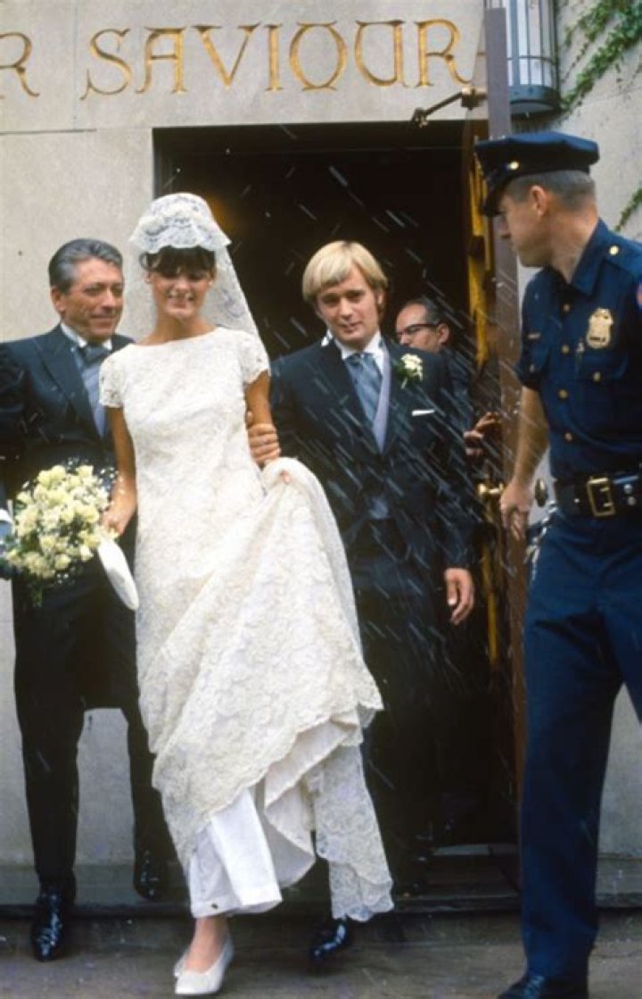 Katherine Carpenter is the wife of David McCallum | Age, Biography, Wiki, Career, Net Worth, Family &amp; Ethnicity