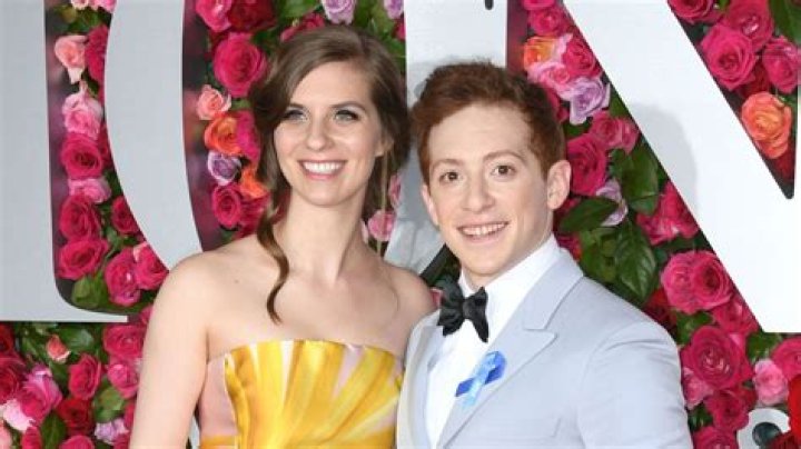 Lilly Jay – Why did Lilly Jay and Ethan Slater Divorced? | Age, Biography, Wiki, Career, Net Worth, Relationship &amp; Facts