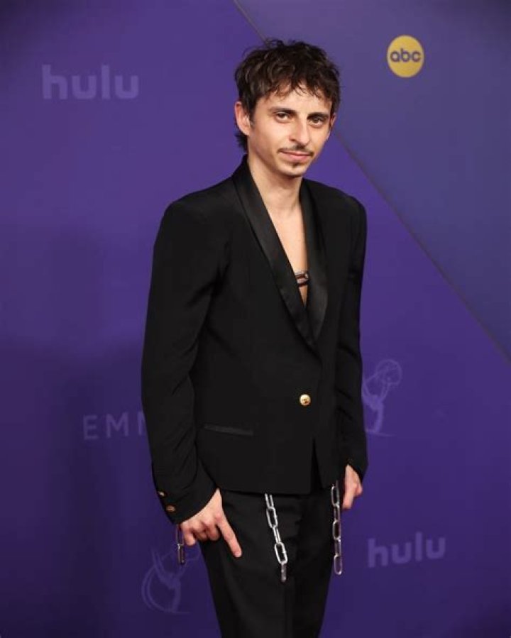Moises Arias Height, Weight, Net Worth, Age, Birthday, Wikipedia, Who, Nationality, Biography