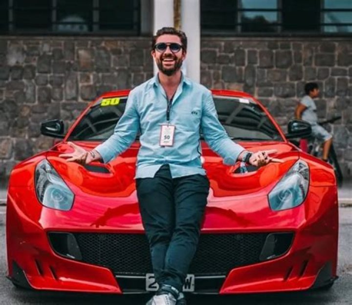 Mr JWW – YouTuber, Businessman | How many cars does he own? Wiki, Age, Height, Net Worth, Relationship, Ethnicity, Career