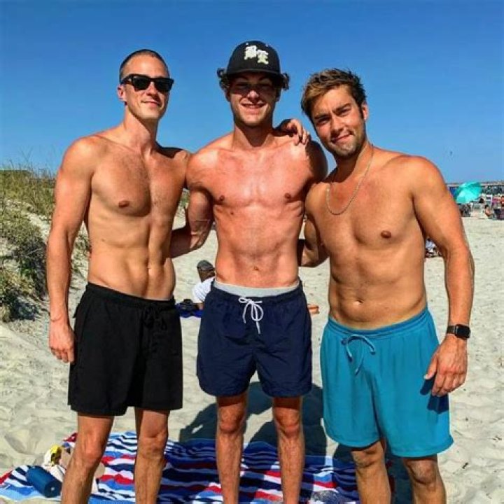 Outer Banks Cast Drew Starkey Weight Loss Before And After: Diet And Work Out