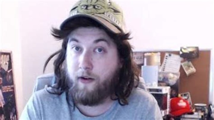 Ozzy Man Reviews – Australian YouTuber, Social Media Influencer | Wiki, Age, Height, Net Worth, Relationship, Ethnicity, Career
