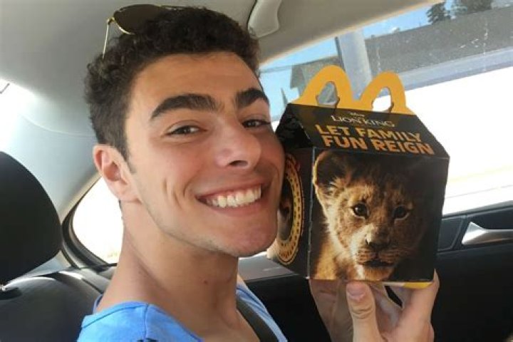 Peachyboy Height, Weight, Net Worth, Age, Birthday, Wikipedia, Who, Instagram, Biography