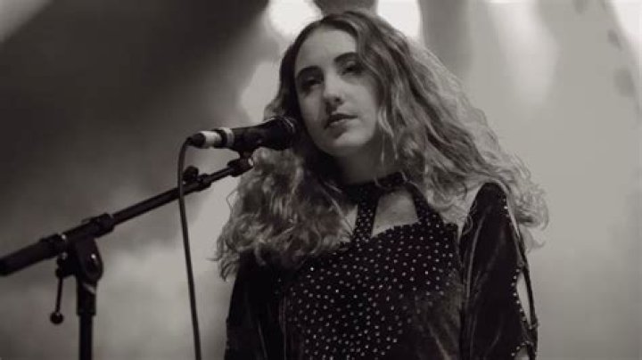 Rosa Walton – Singer, Songwriter | When did she start singing? Wiki, Age, Height, Net Worth, Relationship, Ethnicity