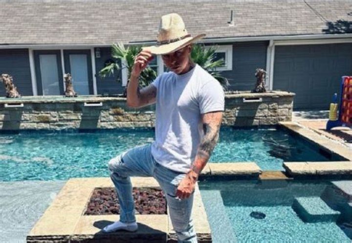 Singer Dixon Dallas Wikipedia And Age | Family And Net Worth