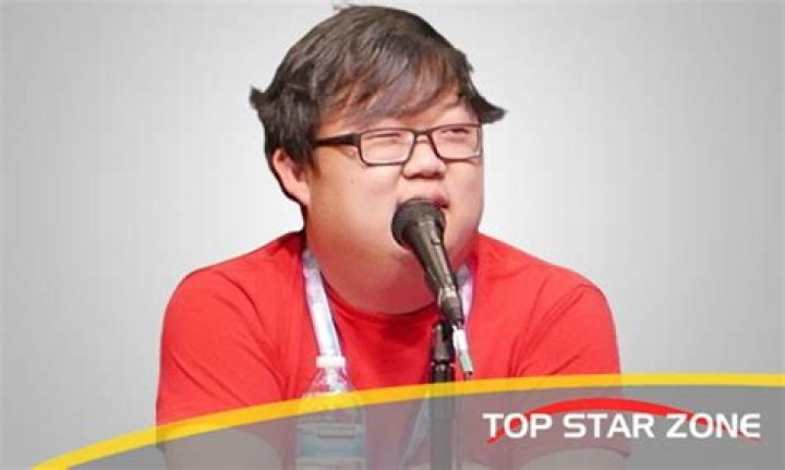 SungWon Cho Net Worth, Bio, Early Life, Education, Career, Endorsements, Awards, Relationship Status, Scandal, Body Measurements, Social Media