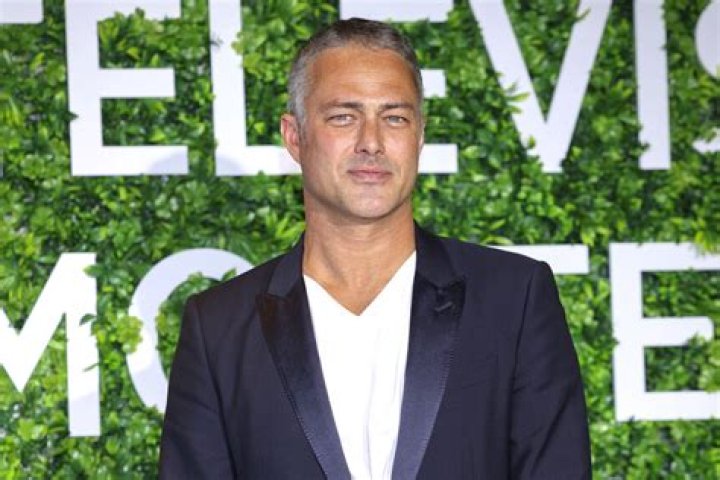 Taylor Kinney Religion: Is He Christian Or Jewish? Family Ethnicity And Net Worth