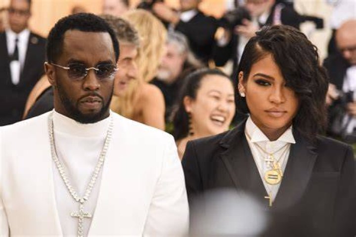 What happened between Cassie Steele and Trent Garrett? Why did Cassie Steele and Trent Garrett divorce?