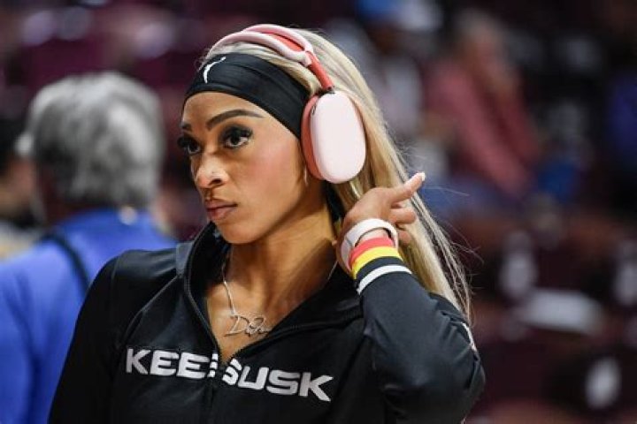 Wiki, Net Worth, Boyfriend, Height And Career Of DiJonai Carrington